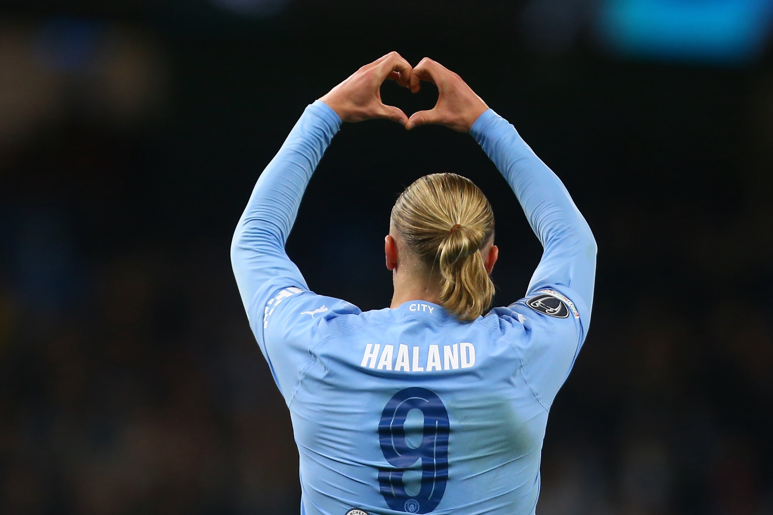  哈兰德连续七场比赛得分超过败北，日本队挑战极限！